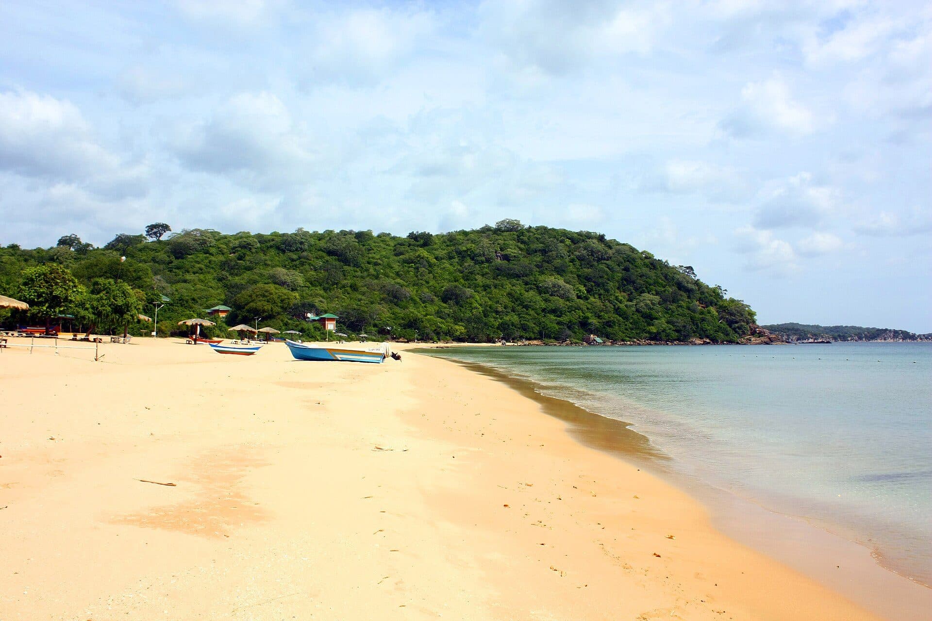Calm sea on the east coast near Trincomalee